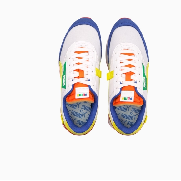 NIB Boys Puma Sneakers Size 6 - Picture 2 of 12